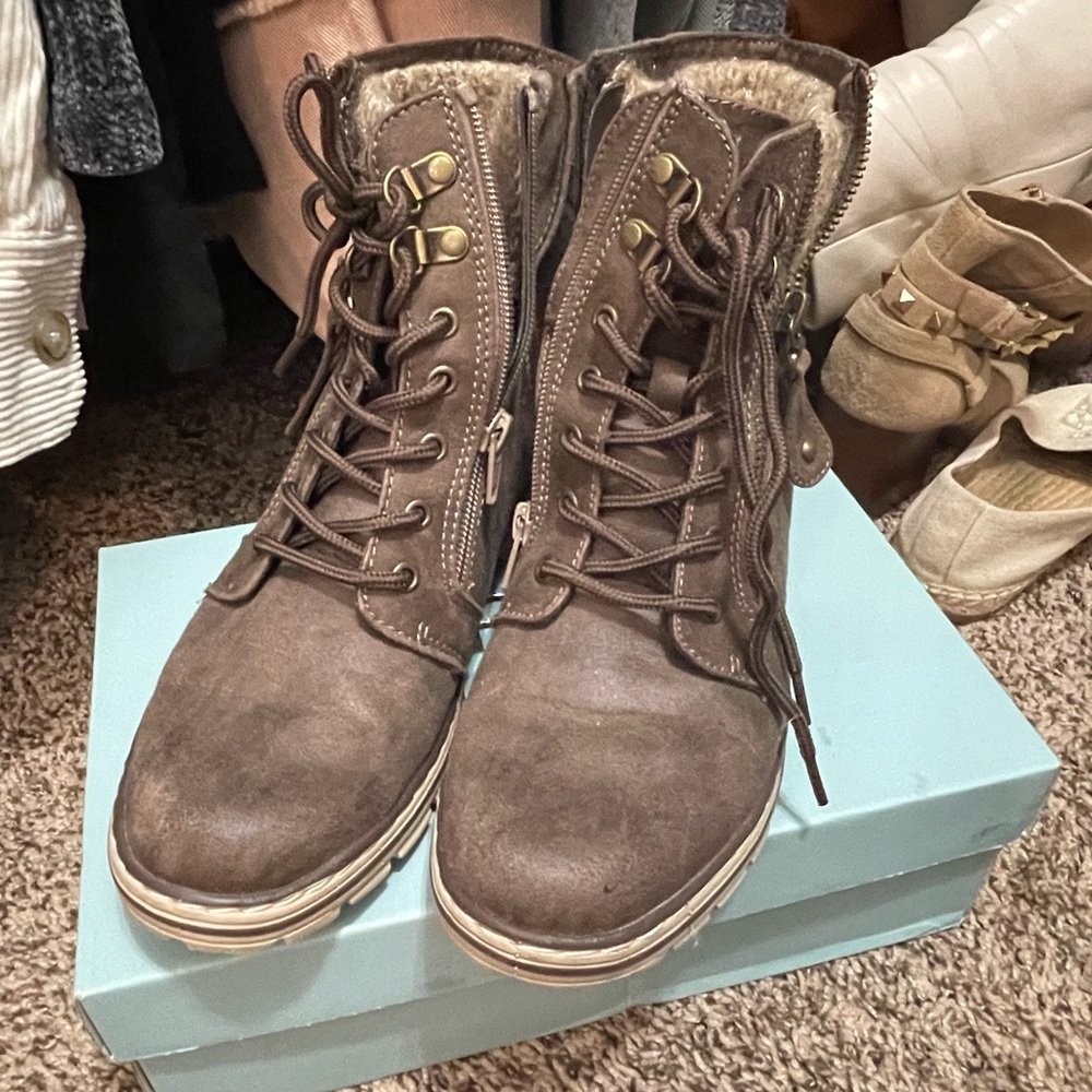 Cliffs boots